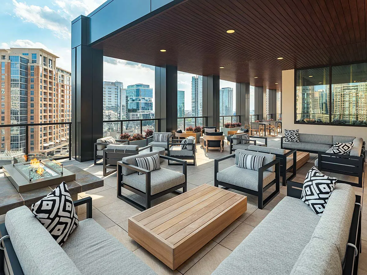 Selene - Featured image